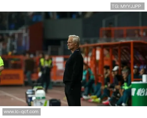 足球明星归队引发热议球迷期待新赛季精彩表现